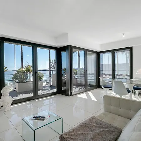 Апартаменти Front De Bayside 2p Garage *