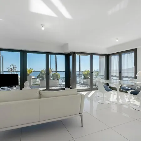 Апартаменти Front De Bayside 2p Garage *
