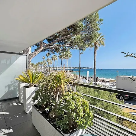 Апартаменти Front De Bayside 2p Garage