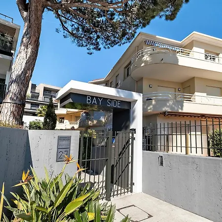 Апартаменти Front De Bayside 2p Garage